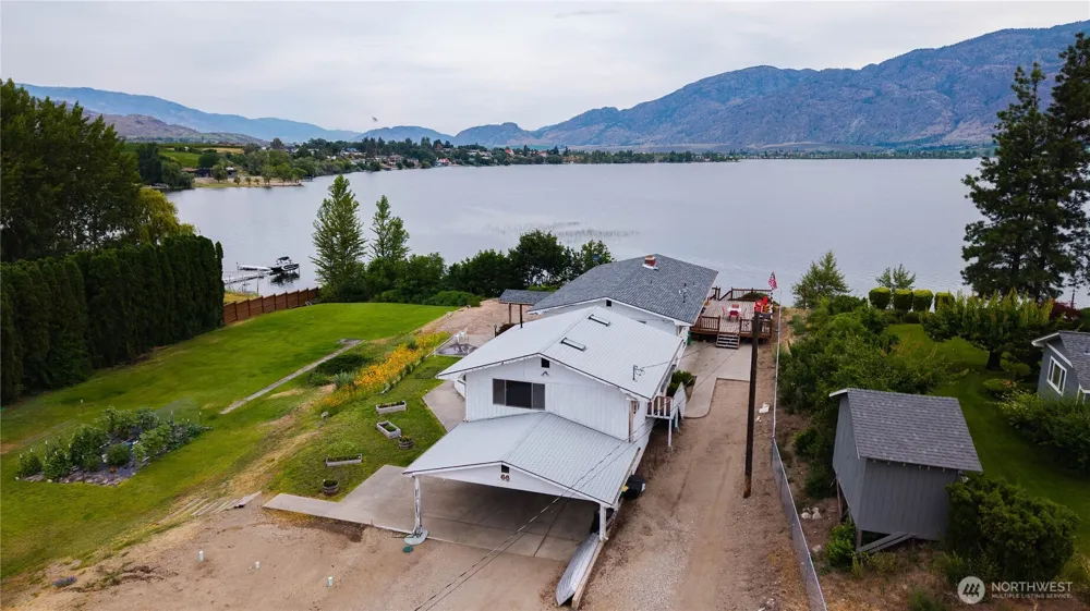 66 Boundary Point Road Oroville, WA 98844