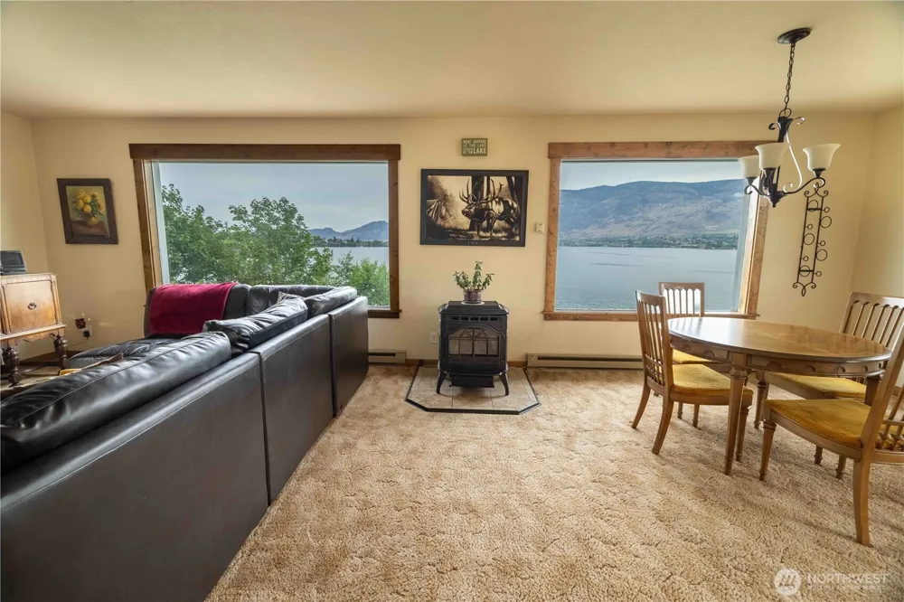 66 Boundary Point Road Oroville, WA 98844