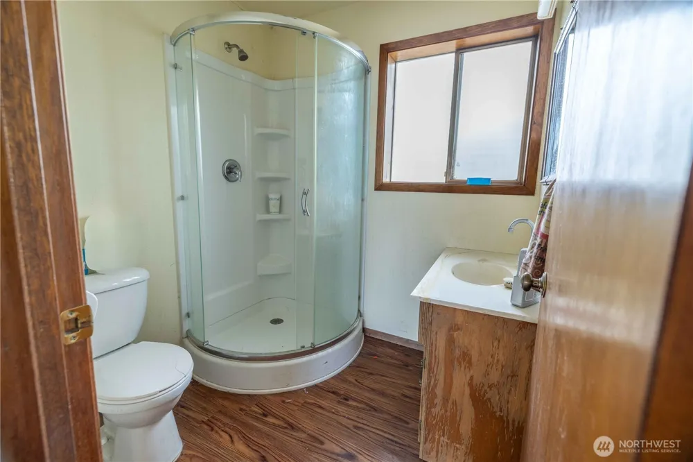 66 Boundary Point Road Oroville, WA 98844