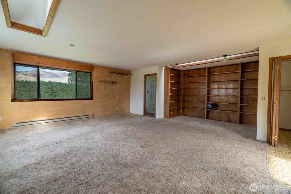 66 Boundary Point Road Oroville, WA 98844