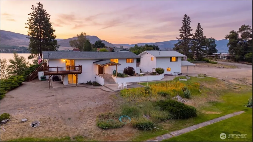 66 Boundary Point Road Oroville, WA 98844