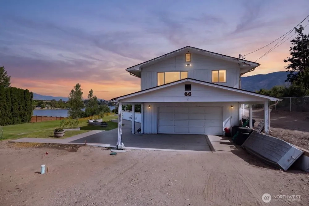 66 Boundary Point Road Oroville, WA 98844
