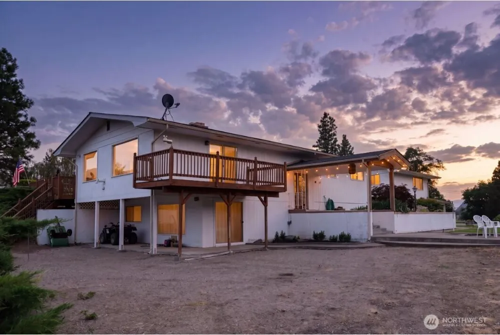 66 Boundary Point Road Oroville, WA 98844