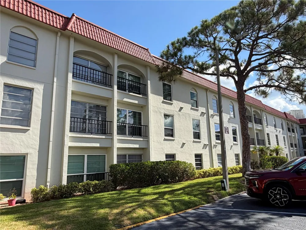 2700 BAYSHORE BOULEVARD #2108 Dunedin, FL 34698