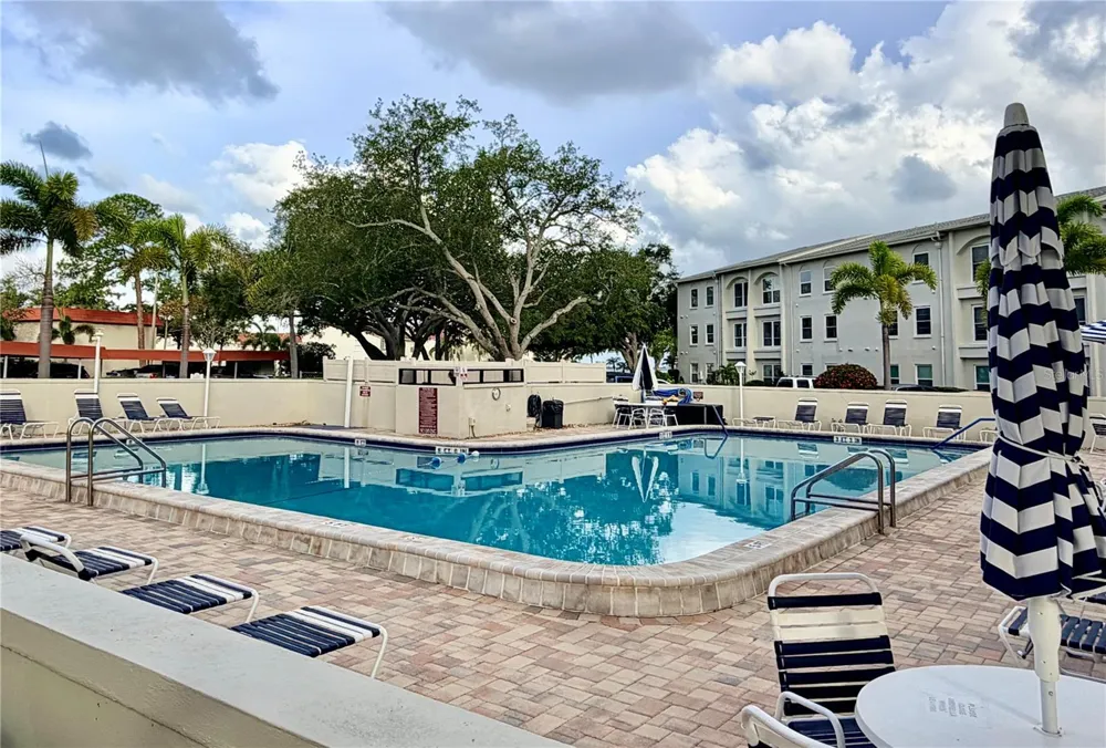 2700 BAYSHORE BOULEVARD #2108 Dunedin, FL 34698