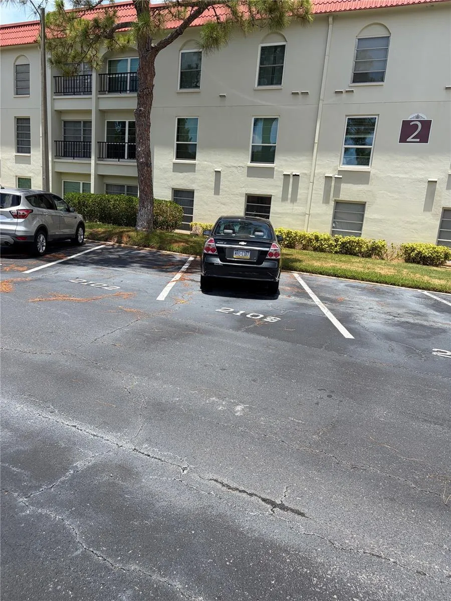 2700 BAYSHORE BOULEVARD #2108 Dunedin, FL 34698