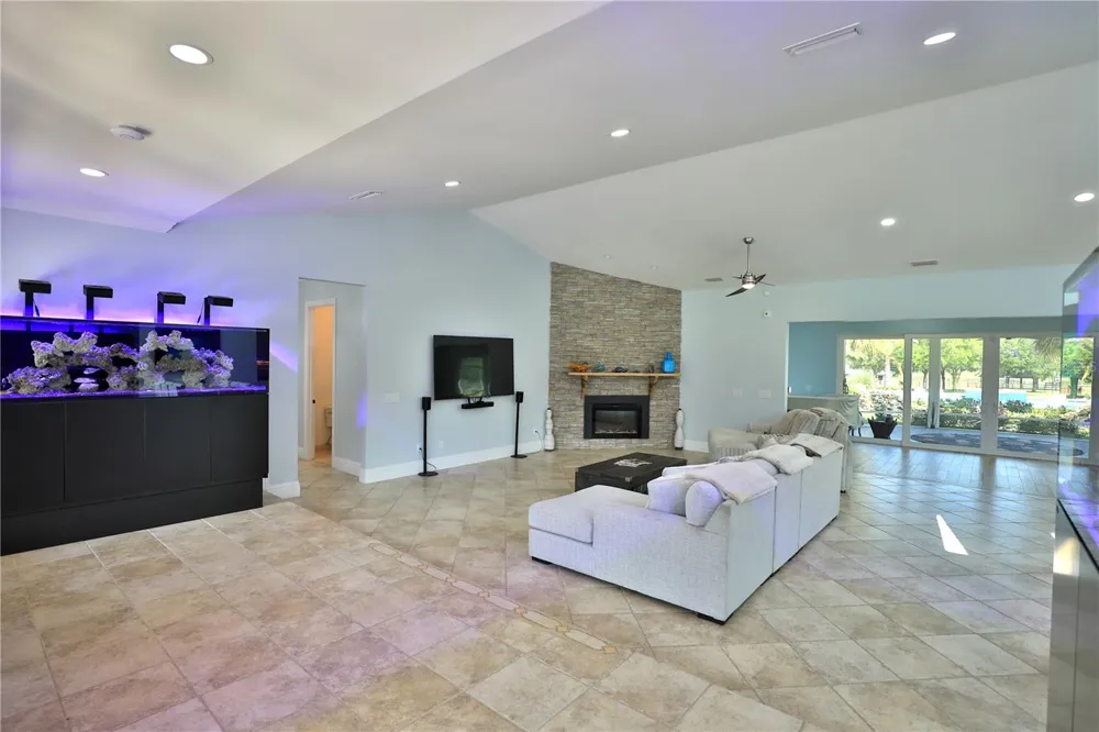 14285 US HIGHWAY 441 Citra, FL 32113