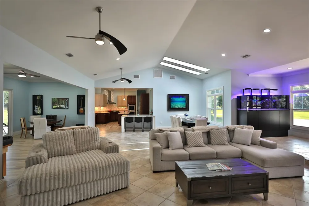 14285 US HIGHWAY 441 Citra, FL 32113
