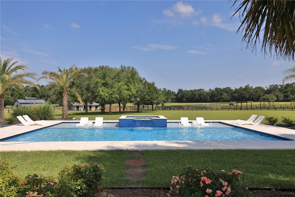14285 US HIGHWAY 441 Citra, FL 32113