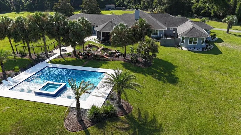 14285 US HIGHWAY 441 Citra, FL 32113