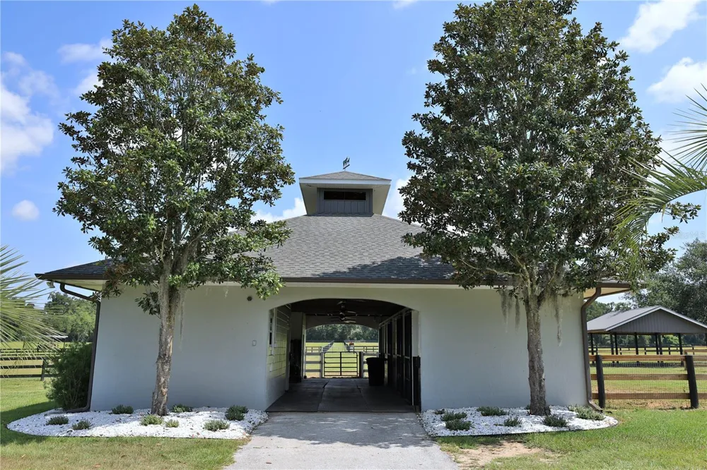 14285 US HIGHWAY 441 Citra, FL 32113