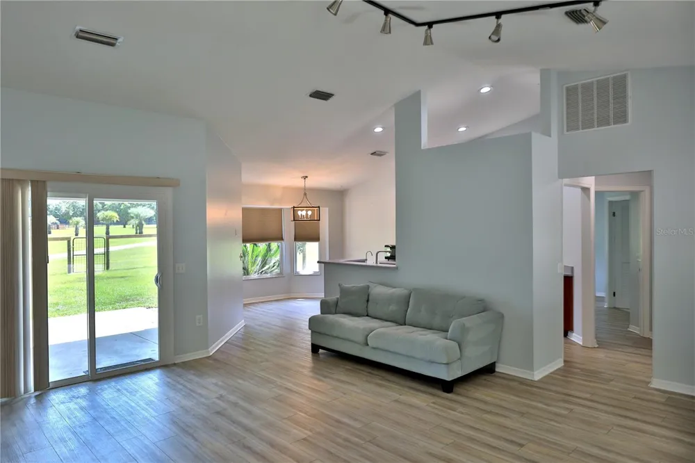 14285 US HIGHWAY 441 Citra, FL 32113
