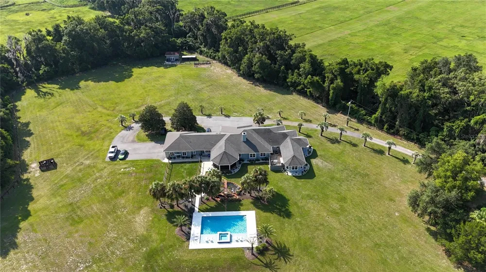 14285 US HIGHWAY 441 Citra, FL 32113