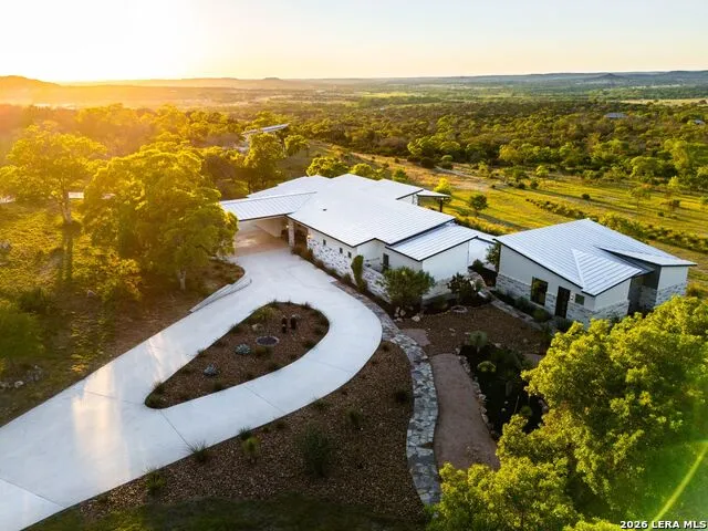 214 JUNGFRAU HILL RD Comfort, TX 78013