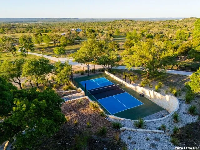 214 JUNGFRAU HILL RD Comfort, TX 78013