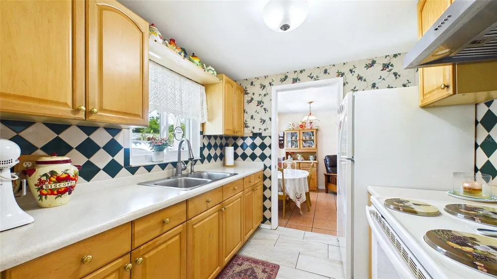 2809 EDENWOOD STREET Clearwater, FL 33759