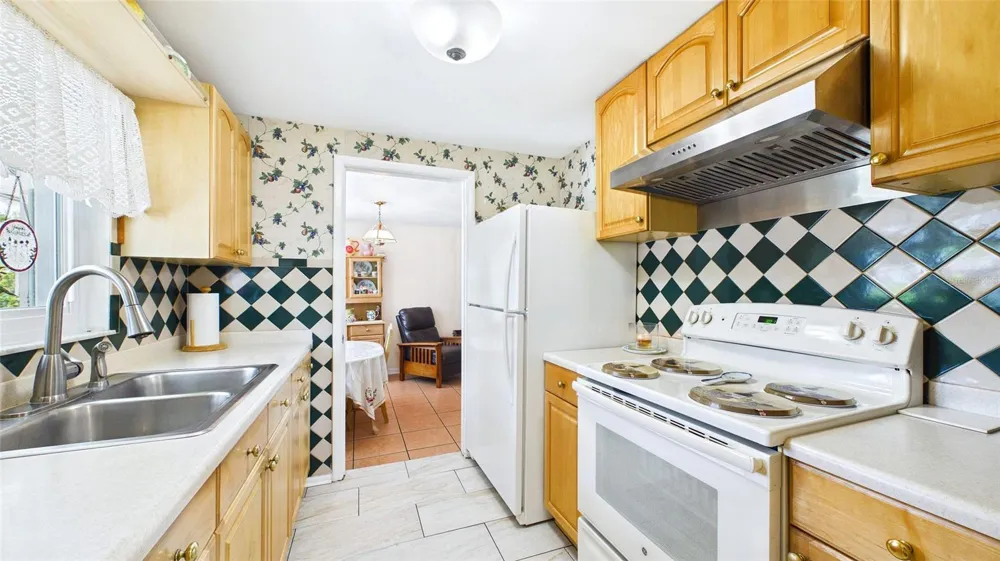 2809 EDENWOOD STREET Clearwater, FL 33759