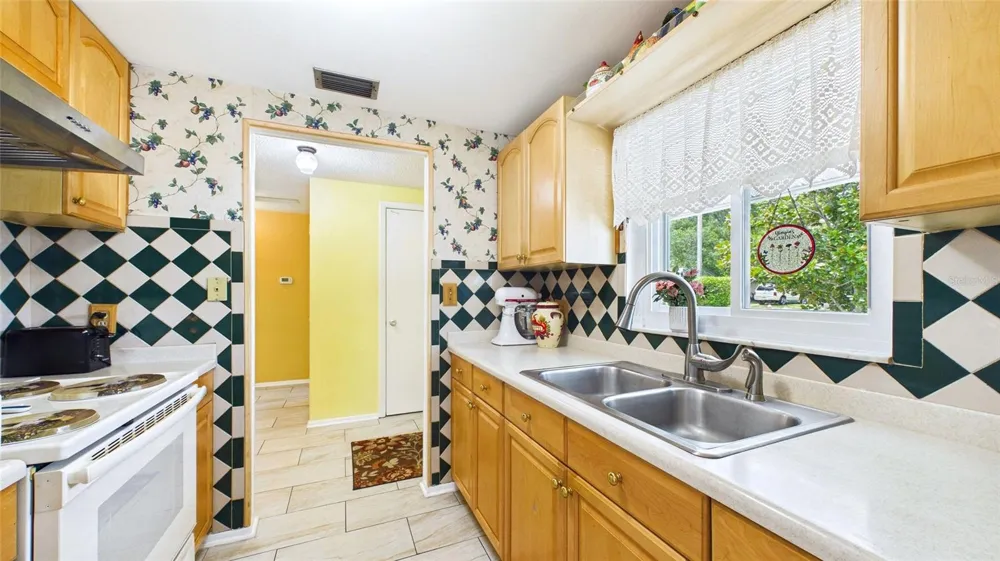 2809 EDENWOOD STREET Clearwater, FL 33759