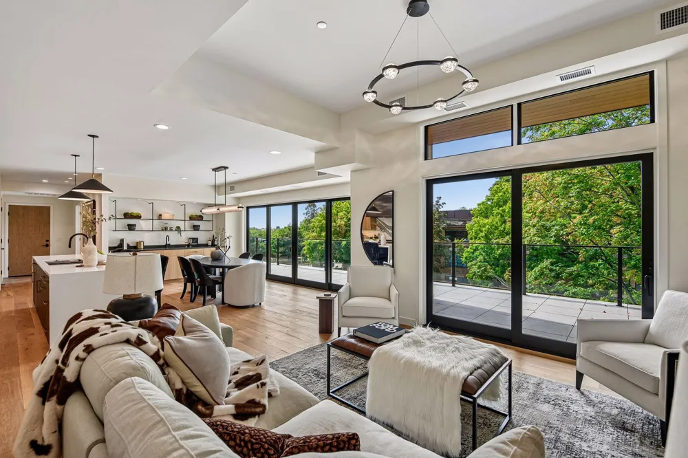150 Broadway Avenue S #3C Wayzata, MN 55391