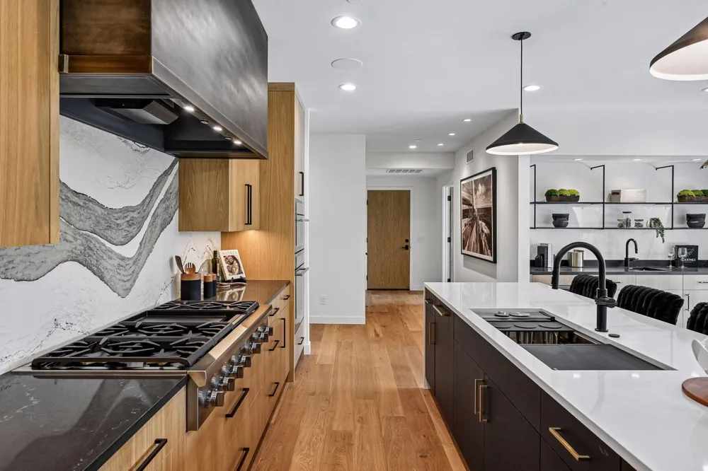 150 Broadway Avenue S #3C Wayzata, MN 55391