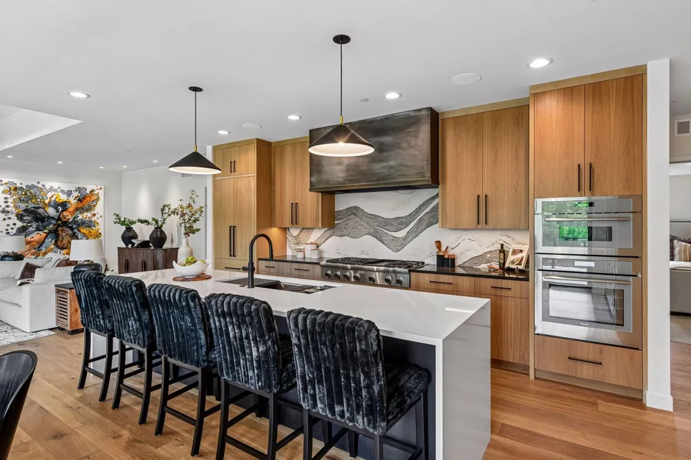 150 Broadway Avenue S #3C Wayzata, MN 55391