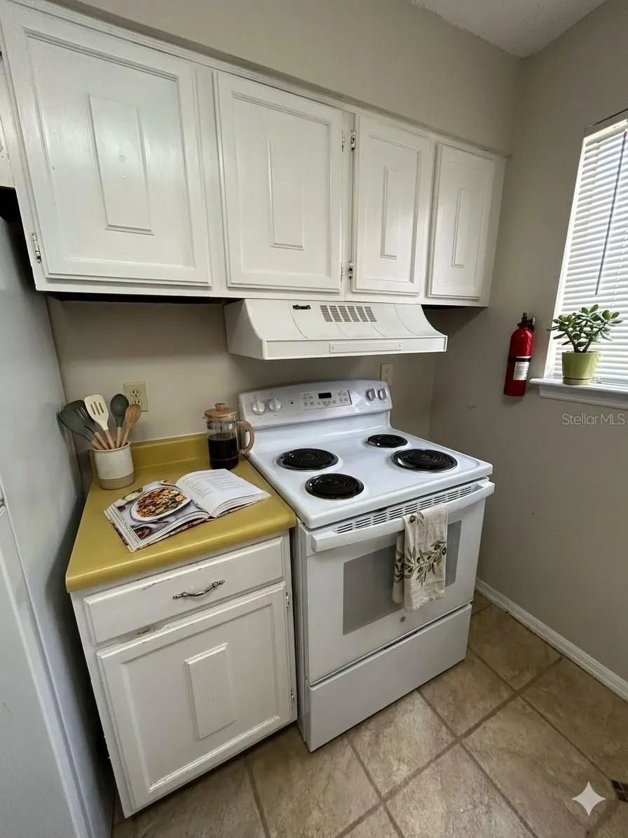 1412 OAK PLACE #J Apopka, FL 32712