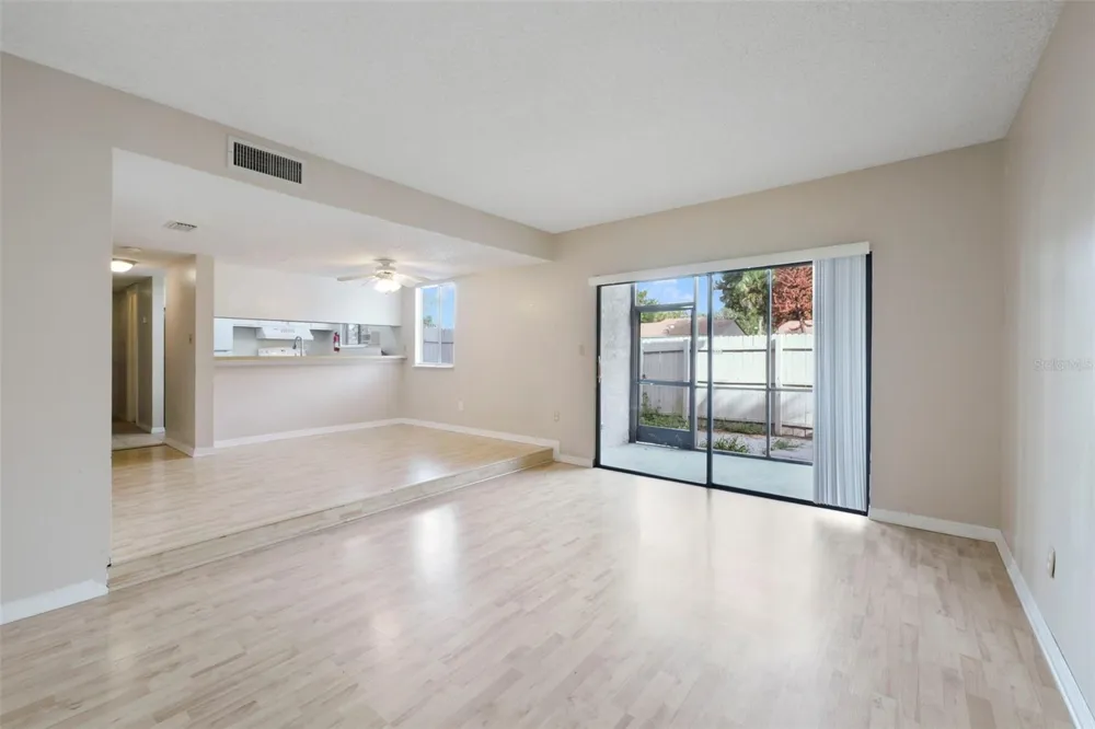 1412 OAK PLACE #J Apopka, FL 32712