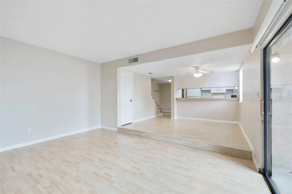 1412 OAK PLACE #J Apopka, FL 32712