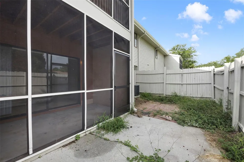 1412 OAK PLACE #J Apopka, FL 32712