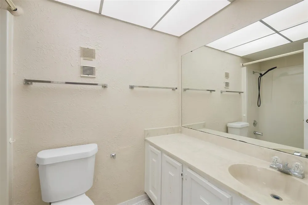 1412 OAK PLACE #J Apopka, FL 32712