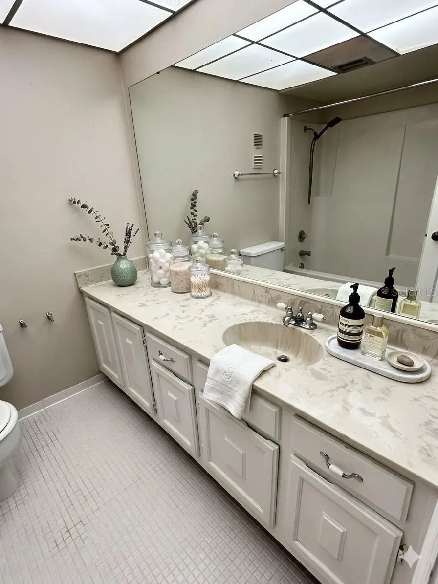 1412 OAK PLACE #J Apopka, FL 32712