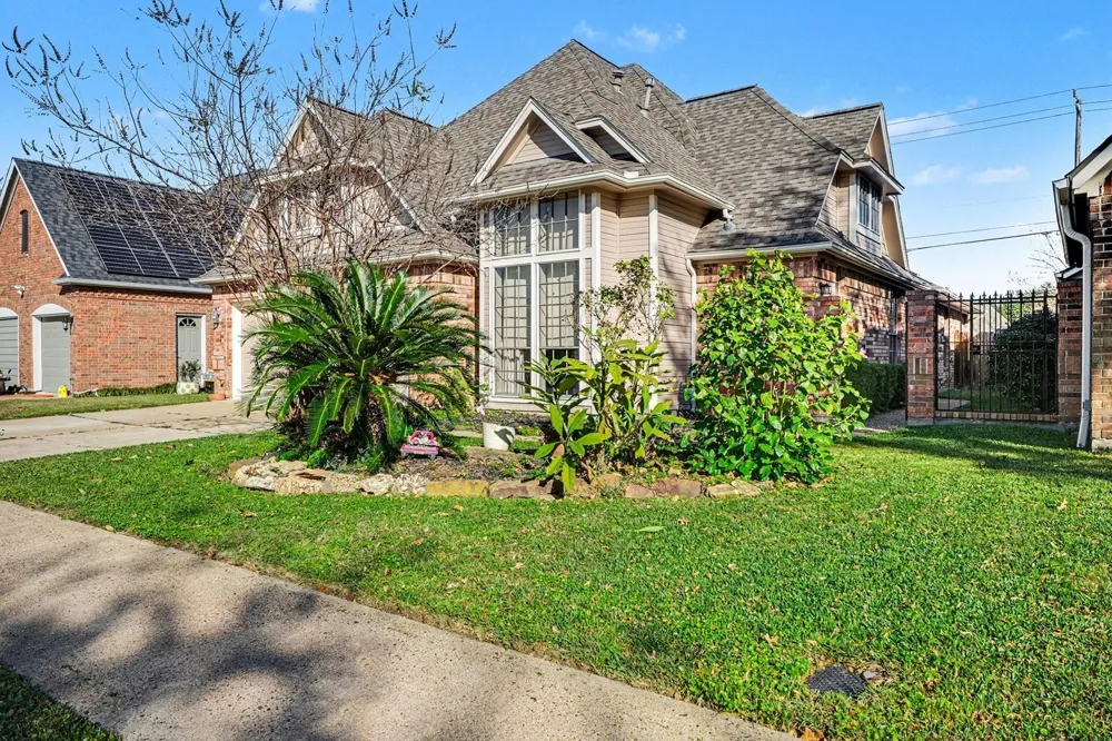 1321 Garden Court Deer Park, TX 77536