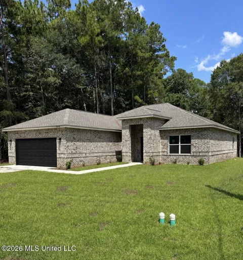 8904 Boxwood Lane
