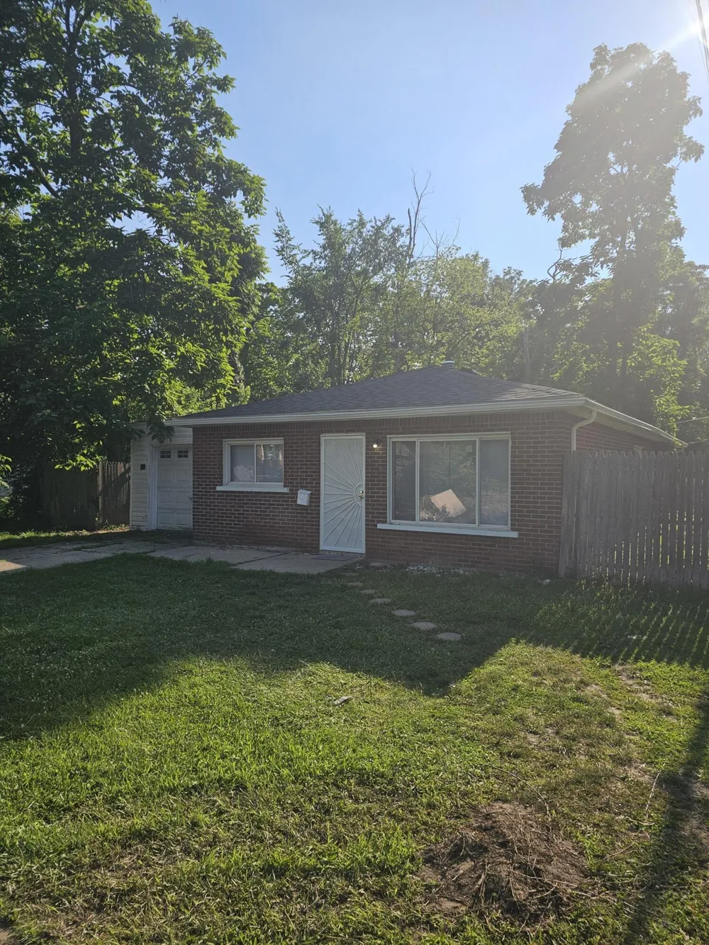 18331 Burgess Detroit, MI 48219