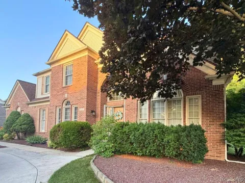 6028 Meadowview Drive
