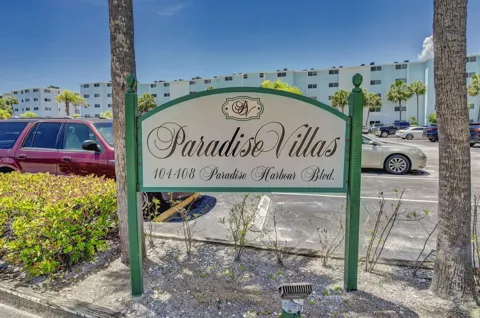 108 Paradise Harbour Boulevard #512