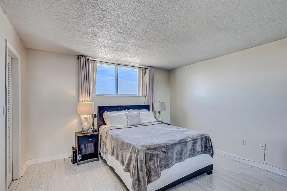 108 Paradise Harbour Boulevard #512 North Palm Beach, FL 33408