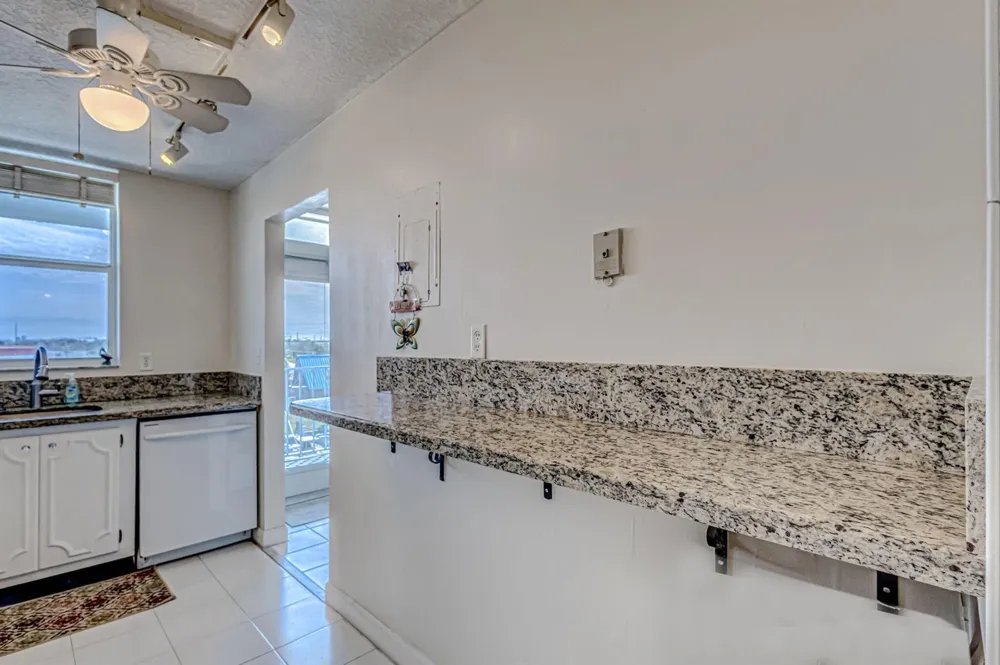 108 Paradise Harbour Boulevard #512 North Palm Beach, FL 33408