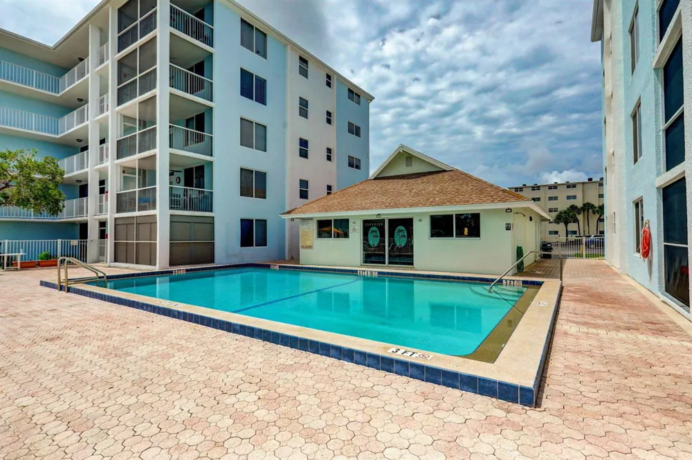 108 Paradise Harbour Boulevard #512 North Palm Beach, FL 33408