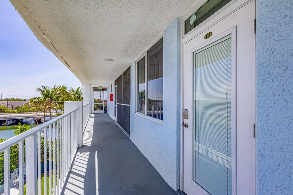 108 Paradise Harbour Boulevard #512 North Palm Beach, FL 33408