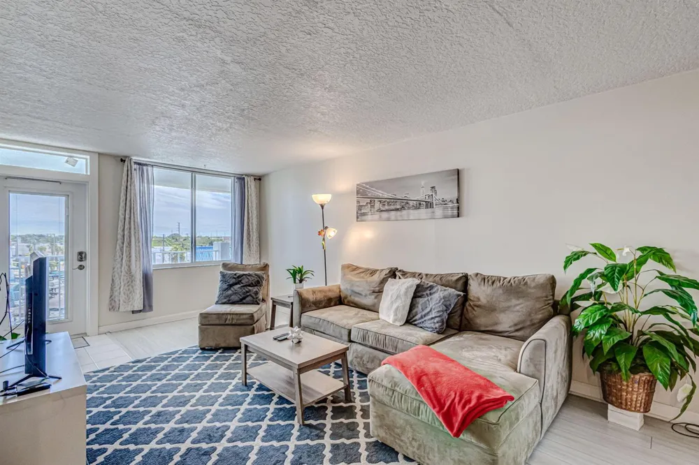 108 Paradise Harbour Boulevard #512 North Palm Beach, FL 33408