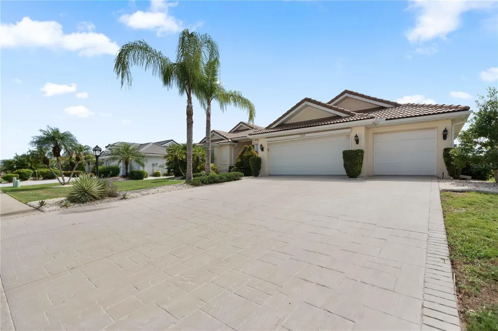2122 PLATINUM DRIVE Sun City Center, FL 33573