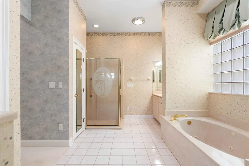 2122 PLATINUM DRIVE Sun City Center, FL 33573