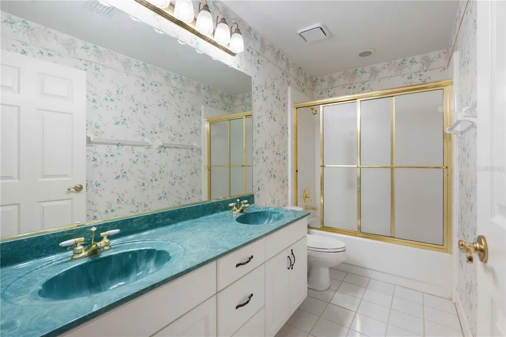 2122 PLATINUM DRIVE Sun City Center, FL 33573