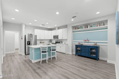 8405 Dockside Place