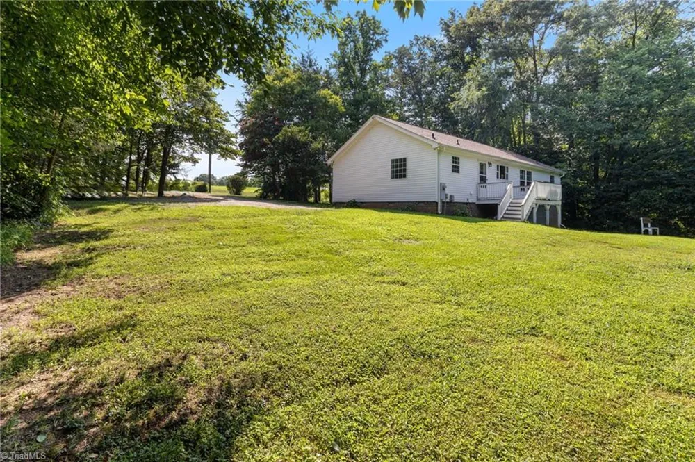 3286 Nc Highway 54 Haw River, NC 27258