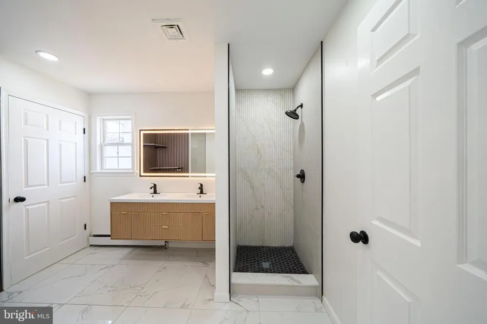 316 NEWPORT ROAD Bristol, PA 19007