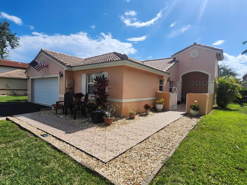 120 NW 189th Avenue Pembroke Pines, FL 33029