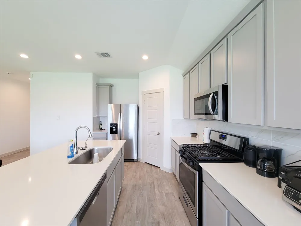 7919 Grey Wolfe Lane Rosharon, TX 77583