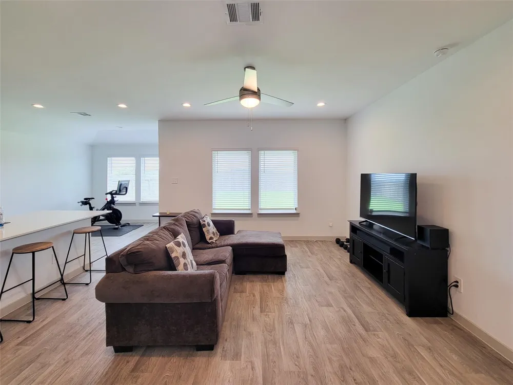 7919 Grey Wolfe Lane Rosharon, TX 77583